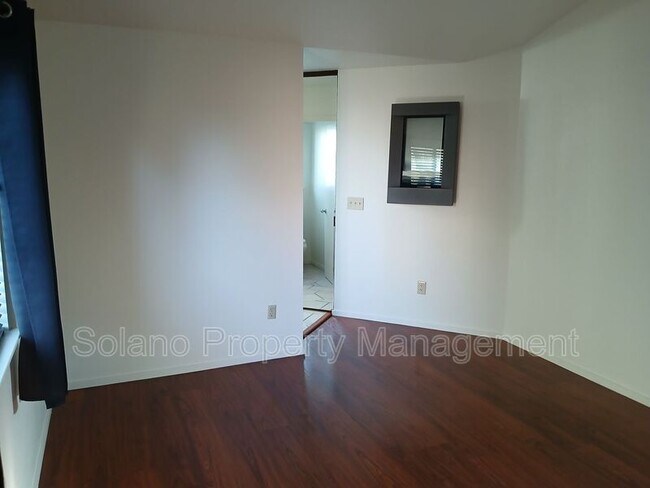 Building Photo - 318 Ridgecrest Cir