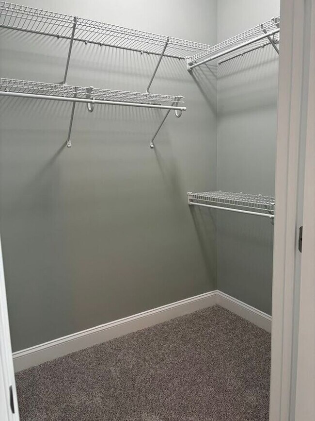 Building Photo - 89 Gallery Dr