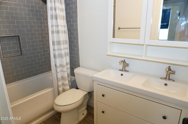 Building Photo - 254 N Stanley Pl