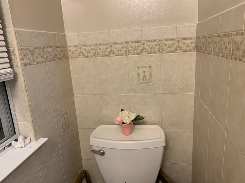 Building Photo - 227 Lindsey Ct