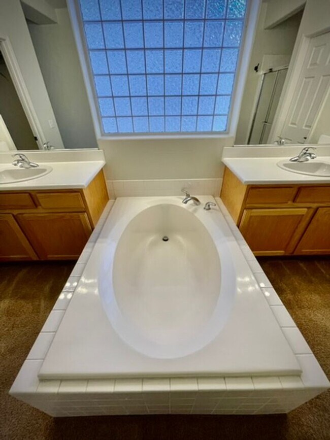 Building Photo - *WONDERFUL SINGLE STORY HOME IN GREEN VALLEY RANCH GATED COMMUNITY!!**