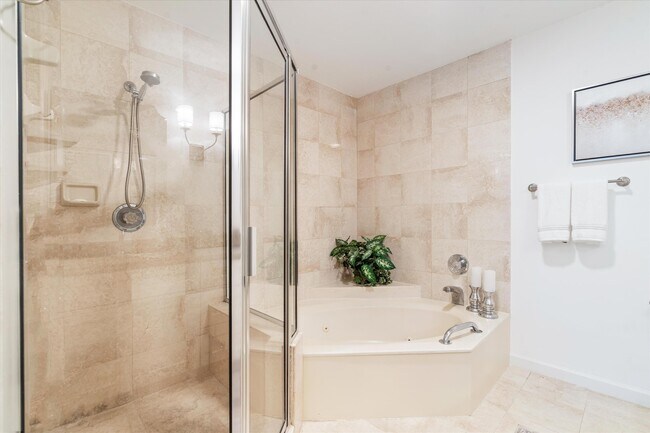 Building Photo - 5083 Lake Catalina Dr