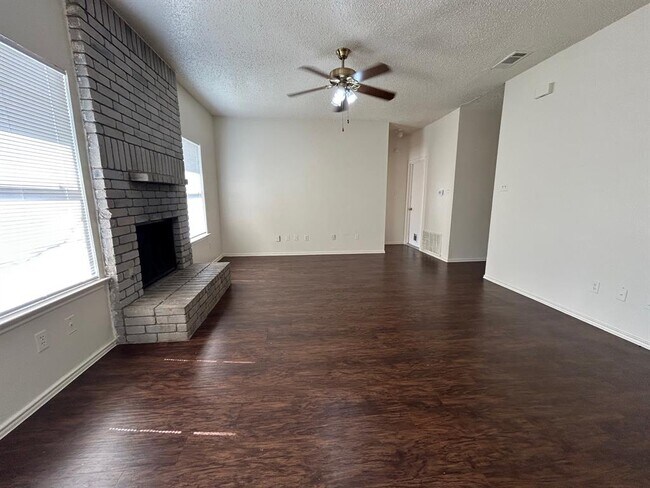 Building Photo - 1113 York Castle Dr