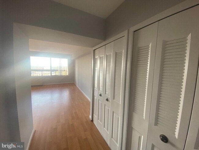 Building Photo - 3701 S George Mason Dr