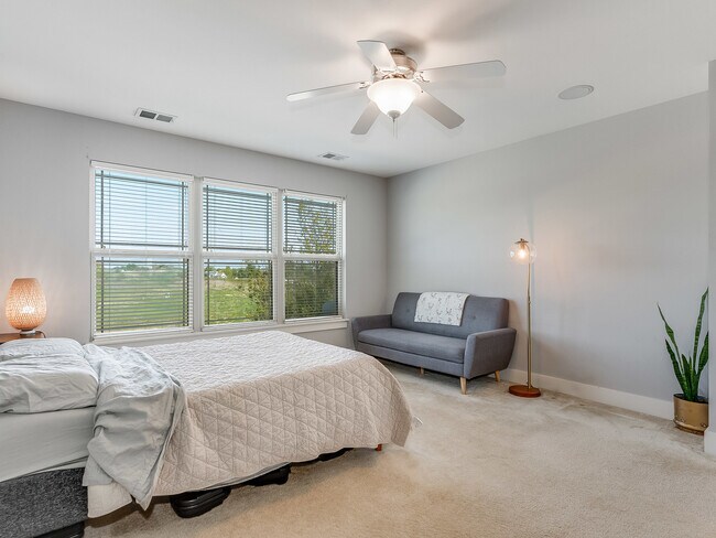Building Photo - 15749 W Crobally Way