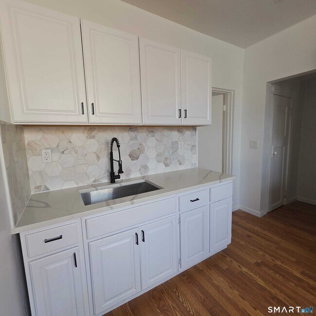 Building Photo - 124 Geddes Terrace