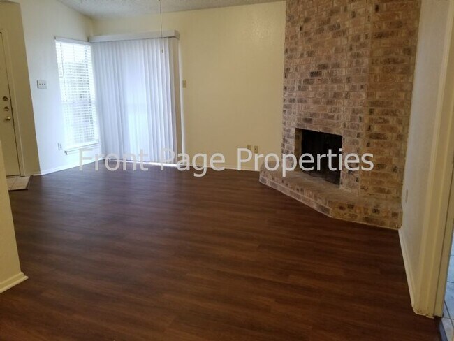 Building Photo - 740 Simonetti Dr