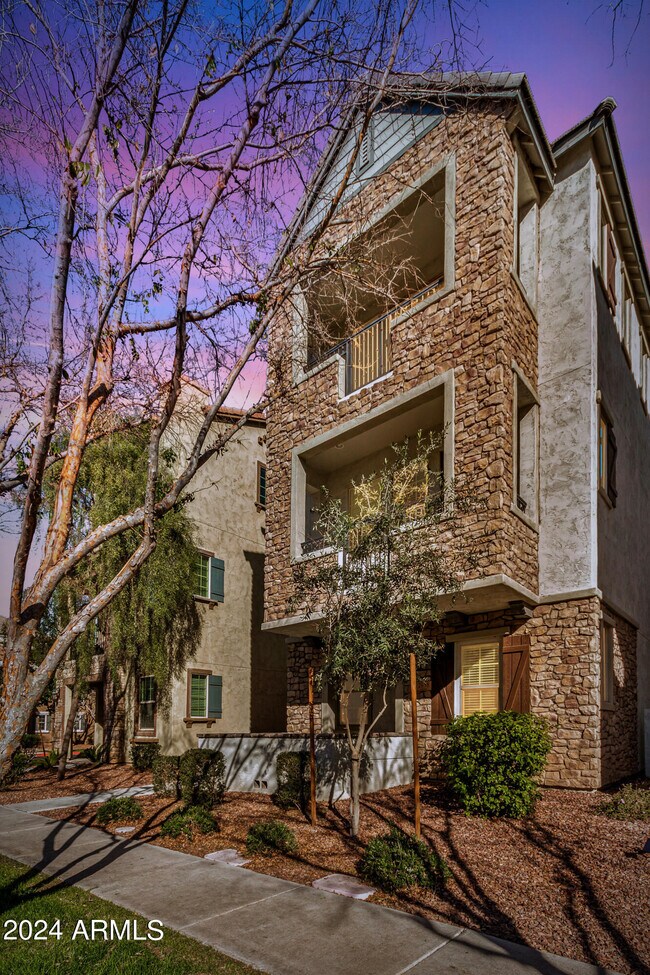 Building Photo - 2658 S Harmony Ave
