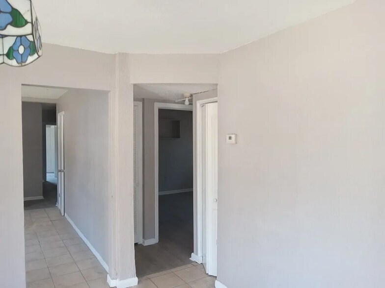 Building Photo - 3020 Barnett St