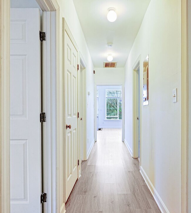 Building Photo - 505 N Greensboro St