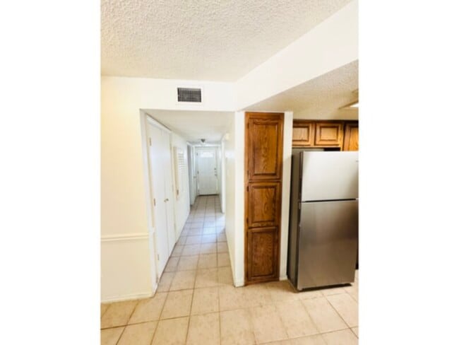 Building Photo - ***3 BEDROOM APARTMENT IN SEAGOVILLE*** - ...