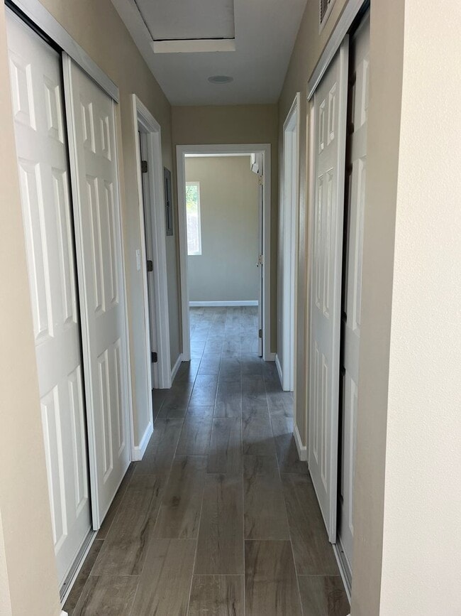 Building Photo - Penny Dr (8903)