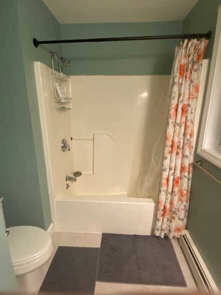 bathroom - 18 Scamman St