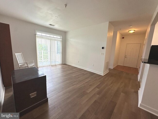 Building Photo - 6163 Willow Pl