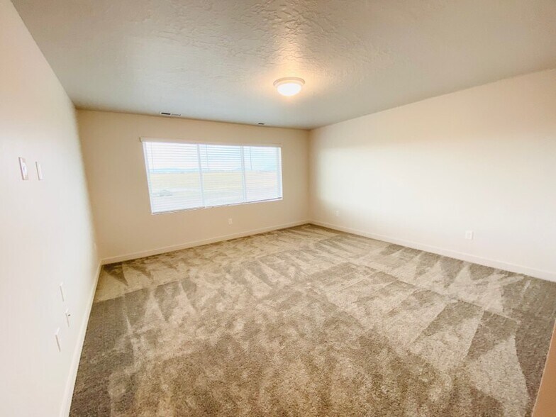 Building Photo - 7397 S Olivine River Ln