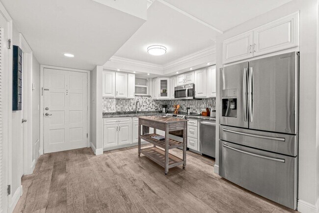 Building Photo - 3570 S Ocean Blvd