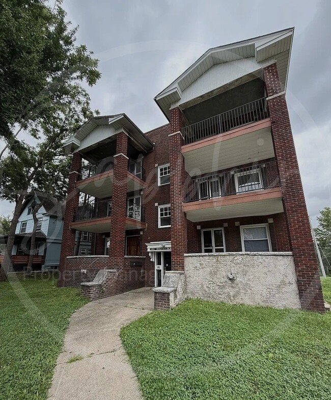 Building Photo - 853 Barnett Ave