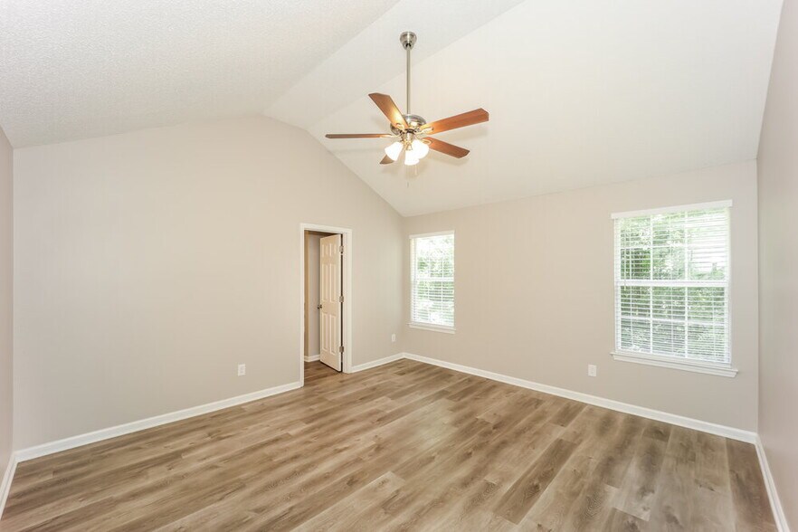 Building Photo - 218 Southwind Ln