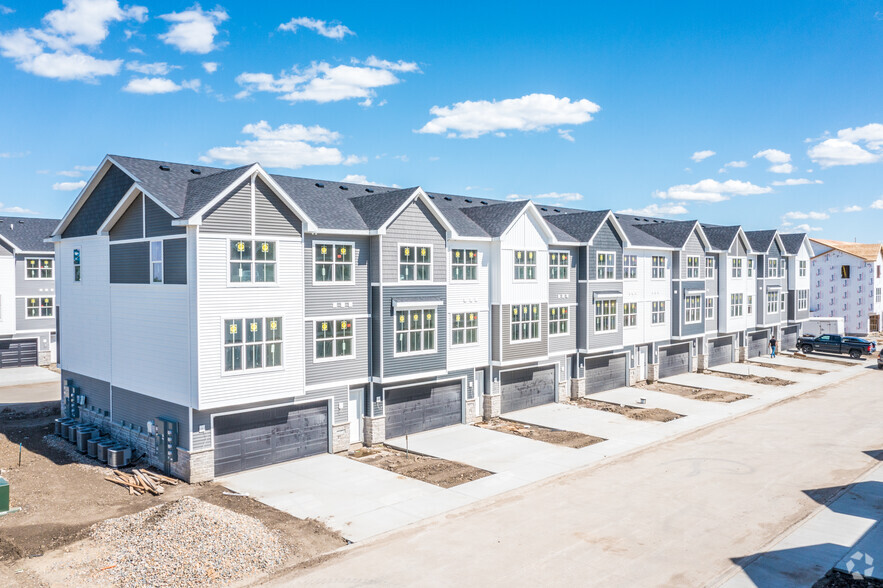 Primary Photo - Aspen Ridge Townhomes