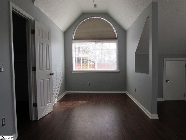 Building Photo - 304 Green Ave