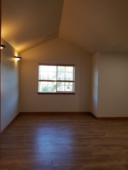 Building Photo - 3532 Skylark Loop