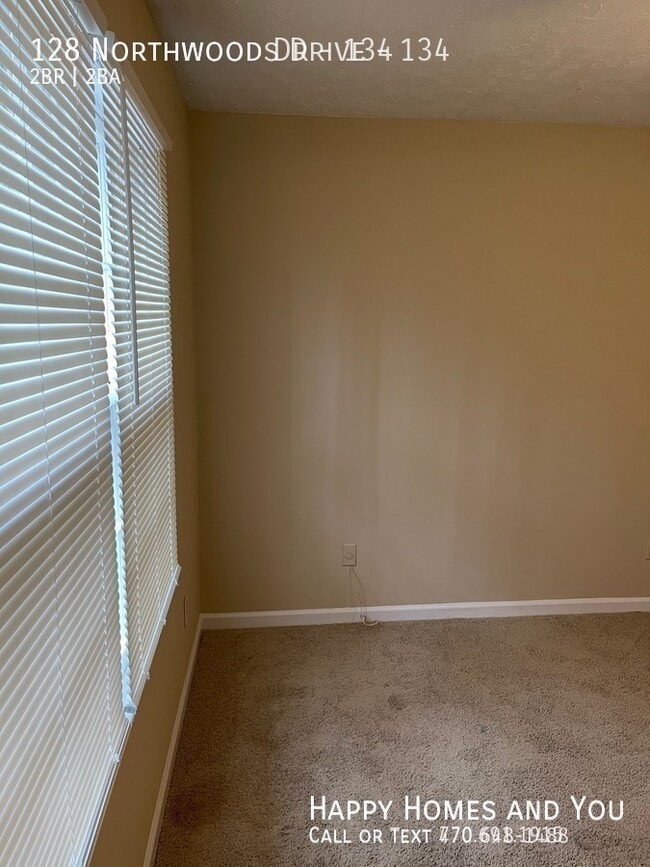 Building Photo - 128 Northwoods Dr