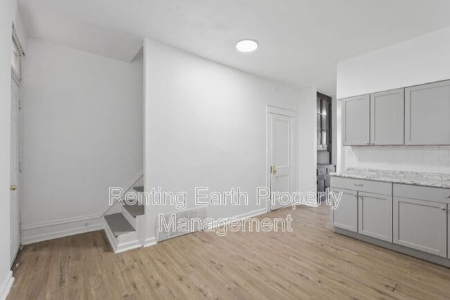 Building Photo - 3125 Clay Ave