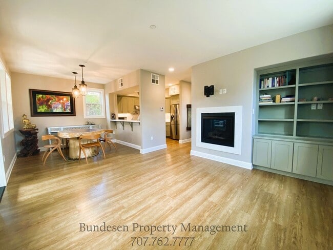 Building Photo - 1581 Cali Ln