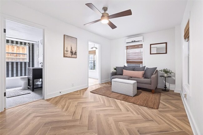 Building Photo - 1706 Palma Plaza