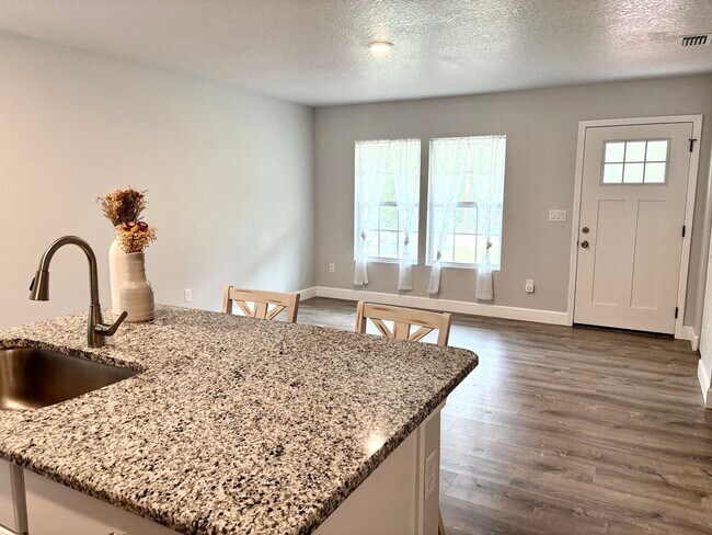 Building Photo - Peaceful Country Living in Bronson, FL!