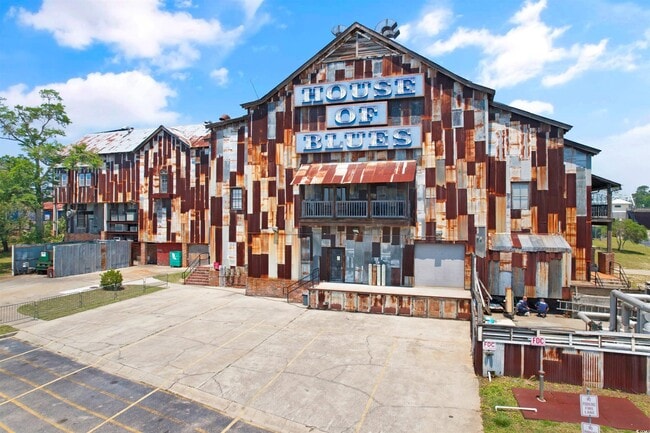Building Photo - 4800 S Ocean Blvd