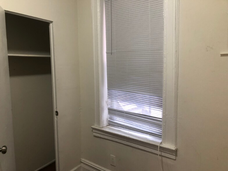 Building Photo - 43 Henry St