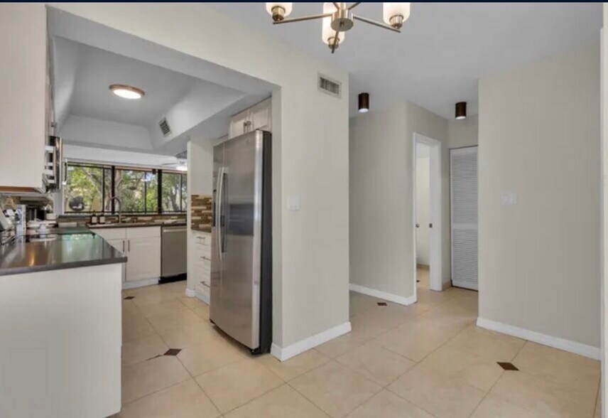 Building Photo - 2930 SW 87th Ter