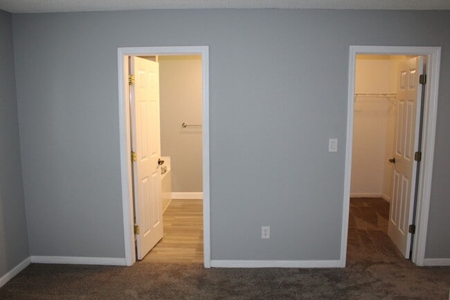 Building Photo - 612 Woodfield Cir