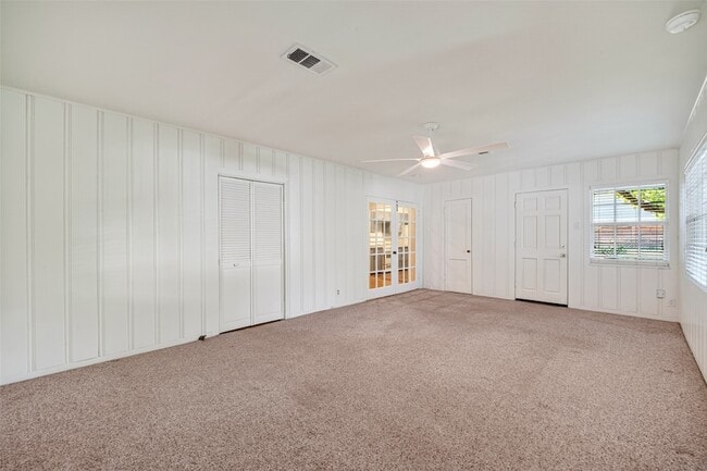 Building Photo - 946 Lamonte Ln