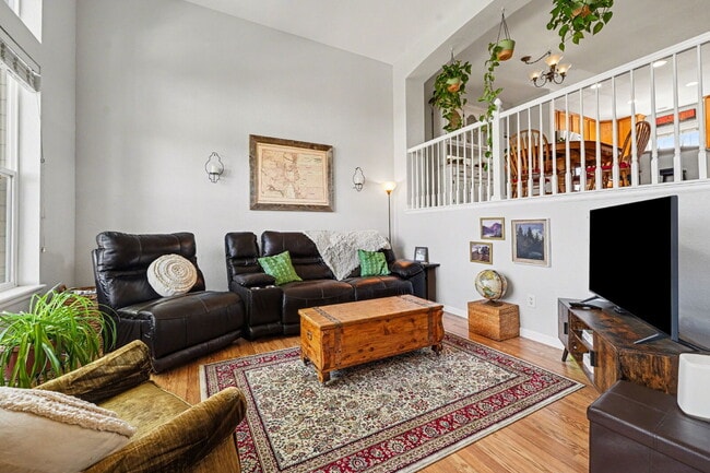 Building Photo - "Discover Your Dream Home: Spacious 3-Bedroom Townhouse in Scenic Castle Rock!"