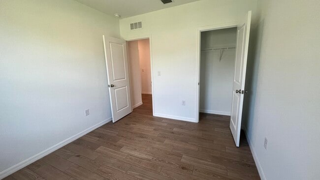 Building Photo - 1782 SW Bayshore Blvd