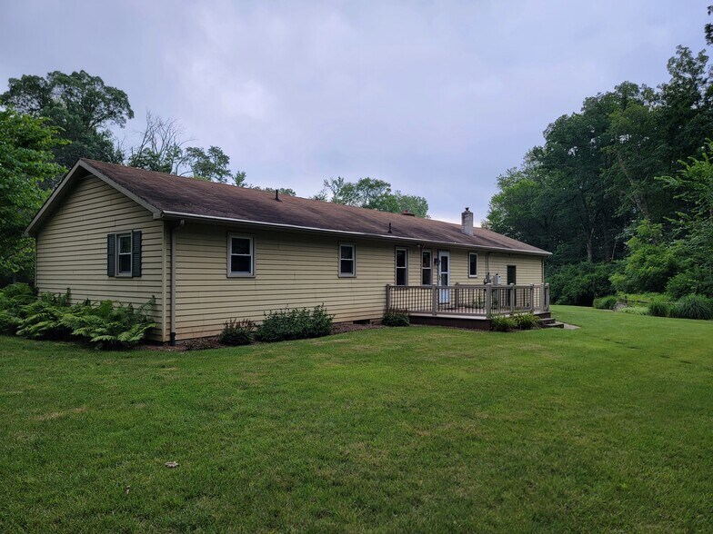 Building Photo - 1331 Woodland Cir