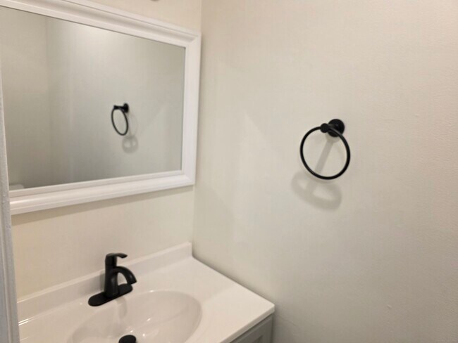 Building Photo - 790 1st Ave