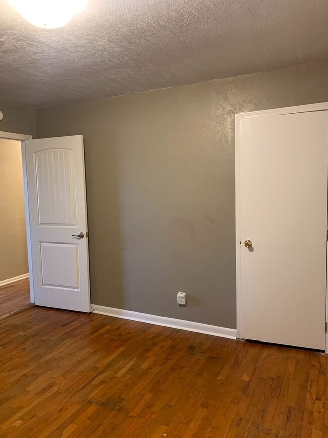 Building Photo - WILLARD 3 Bedroom 2 Bath + Bonus Room