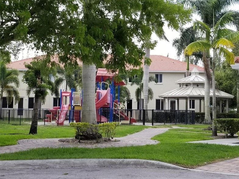 Building Photo - 21205 NW 14th Pl