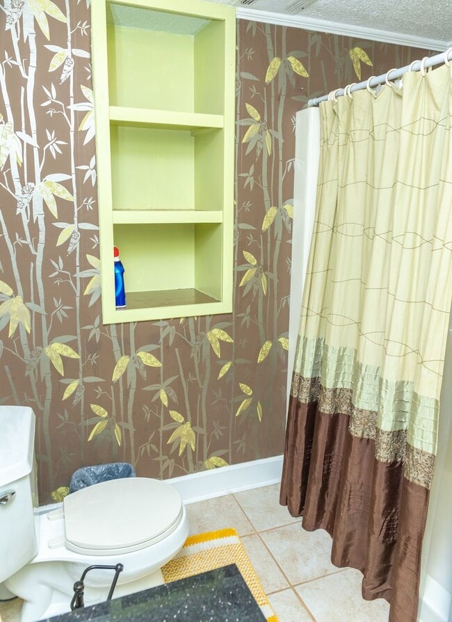 Building Photo - PEACEFUL LIVING.....SECLUSION