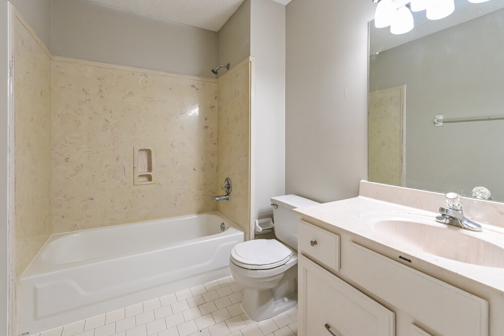 Building Photo - 9073 Bellehurst Dr