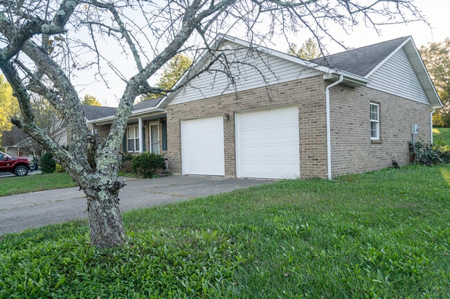 Building Photo - 10449 Travis St