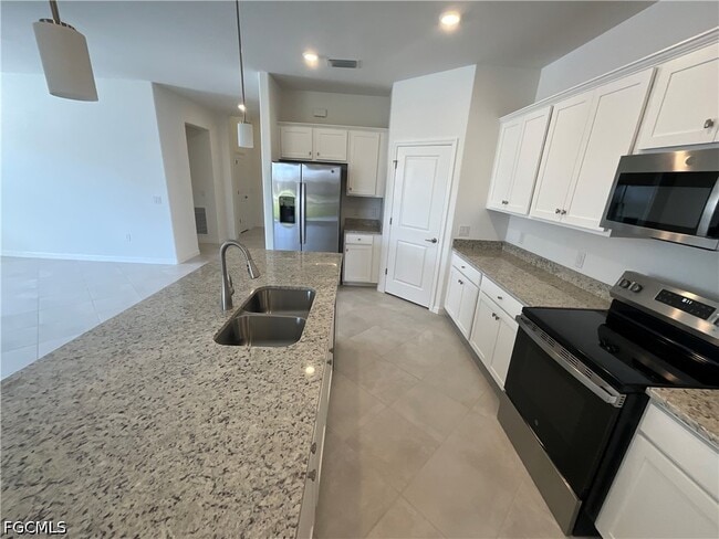 Building Photo - 14570 Palamos Cir