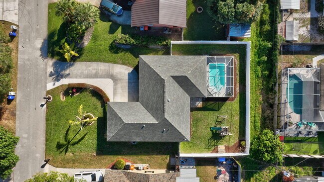 Building Photo - 341 11th Ave