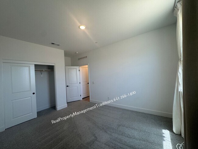 Building Photo - 8722 Tara Ct