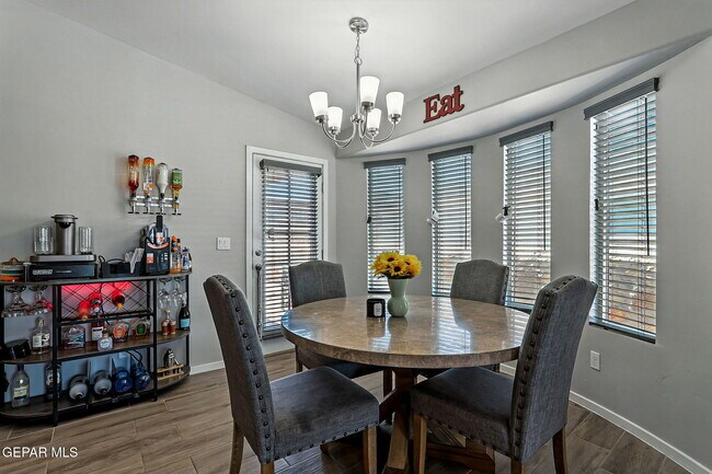 Building Photo - 404 Villa Ysleta