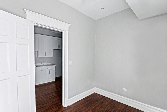 Building Photo - 5341 S Indiana Ave