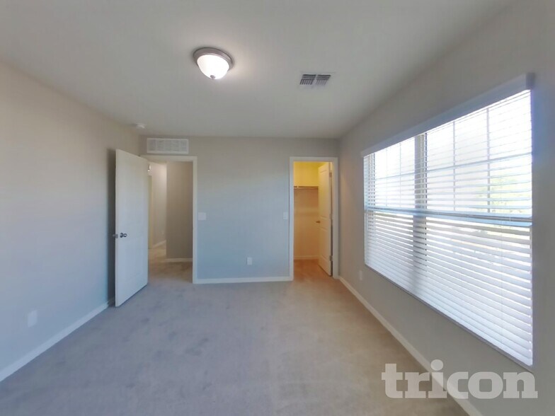 Building Photo - 4521 W Saddlebush Way